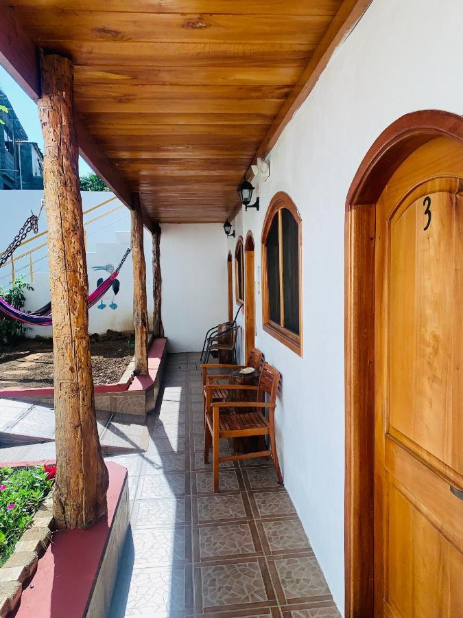 Hostal White House Galapagos Puerto Ayora  Bagian luar foto