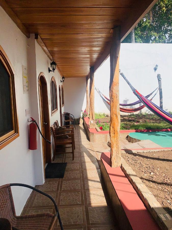 Hostal White House Galapagos Puerto Ayora  Bagian luar foto