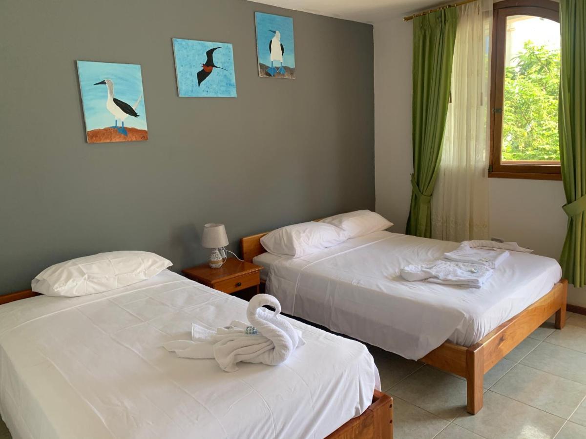 Hostal White House Galapagos Puerto Ayora  Bagian luar foto