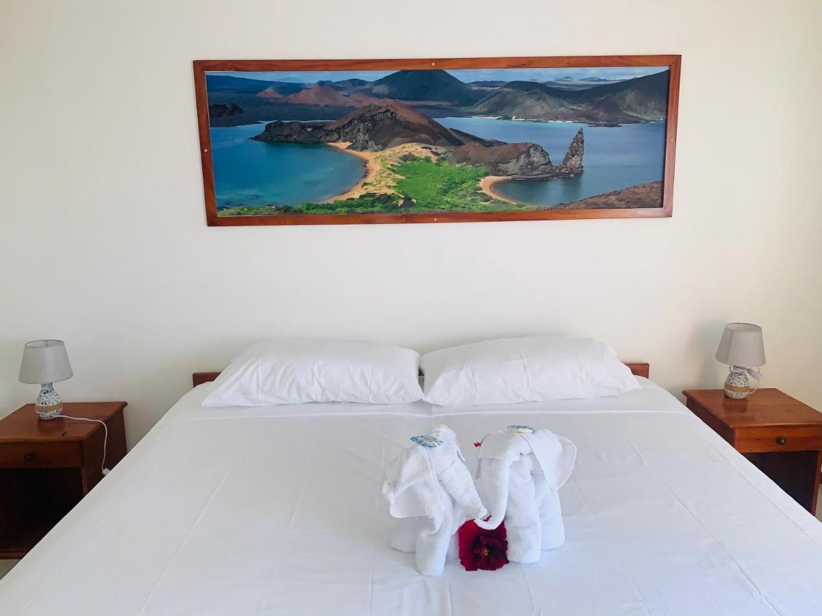 Hostal White House Galapagos Puerto Ayora  Bagian luar foto
