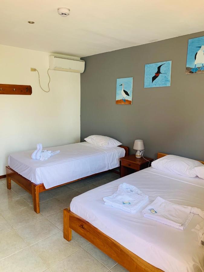 Hostal White House Galapagos Puerto Ayora  Bagian luar foto
