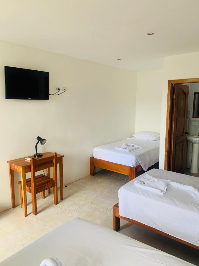 Hostal White House Galapagos Puerto Ayora  Bagian luar foto