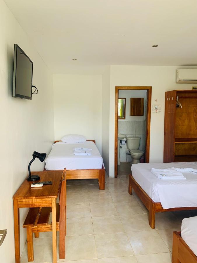 Hostal White House Galapagos Puerto Ayora  Bagian luar foto