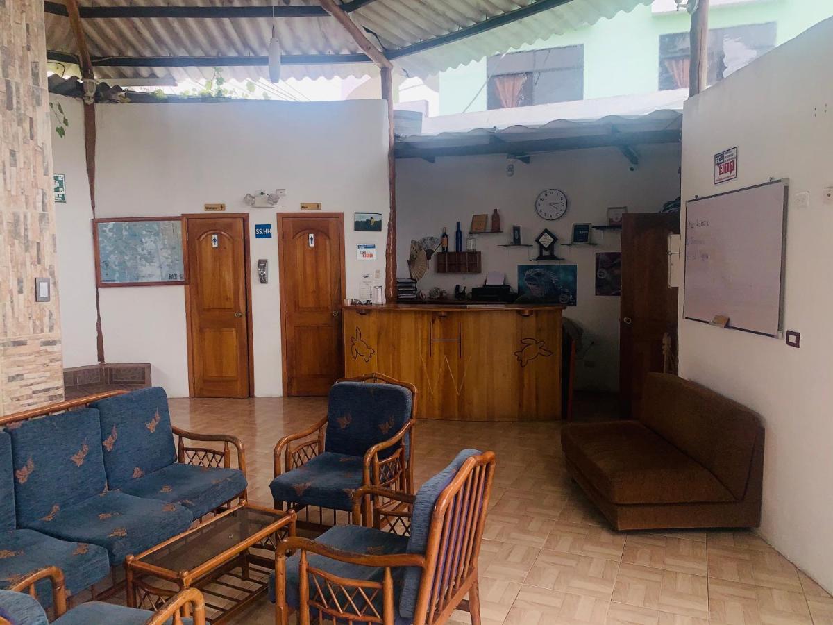 Hostal White House Galapagos Puerto Ayora  Bagian luar foto