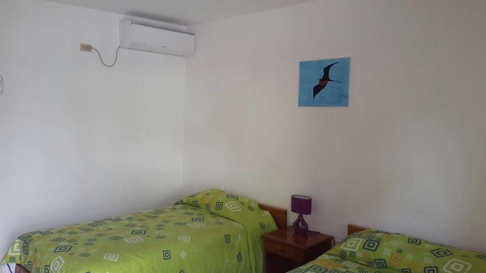 Hostal White House Galapagos Puerto Ayora  Bagian luar foto