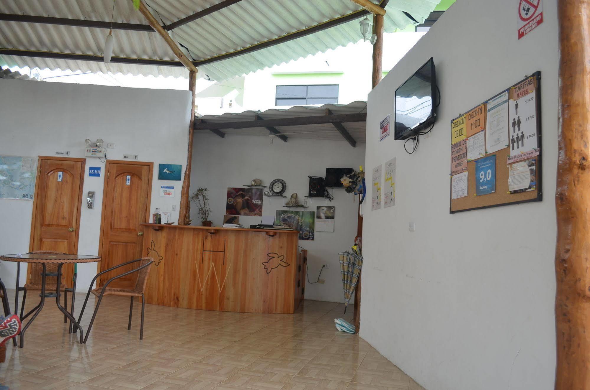 Hostal White House Galapagos Puerto Ayora  Bagian luar foto