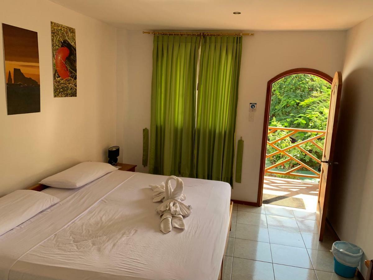 Hostal White House Galapagos Puerto Ayora  Bagian luar foto