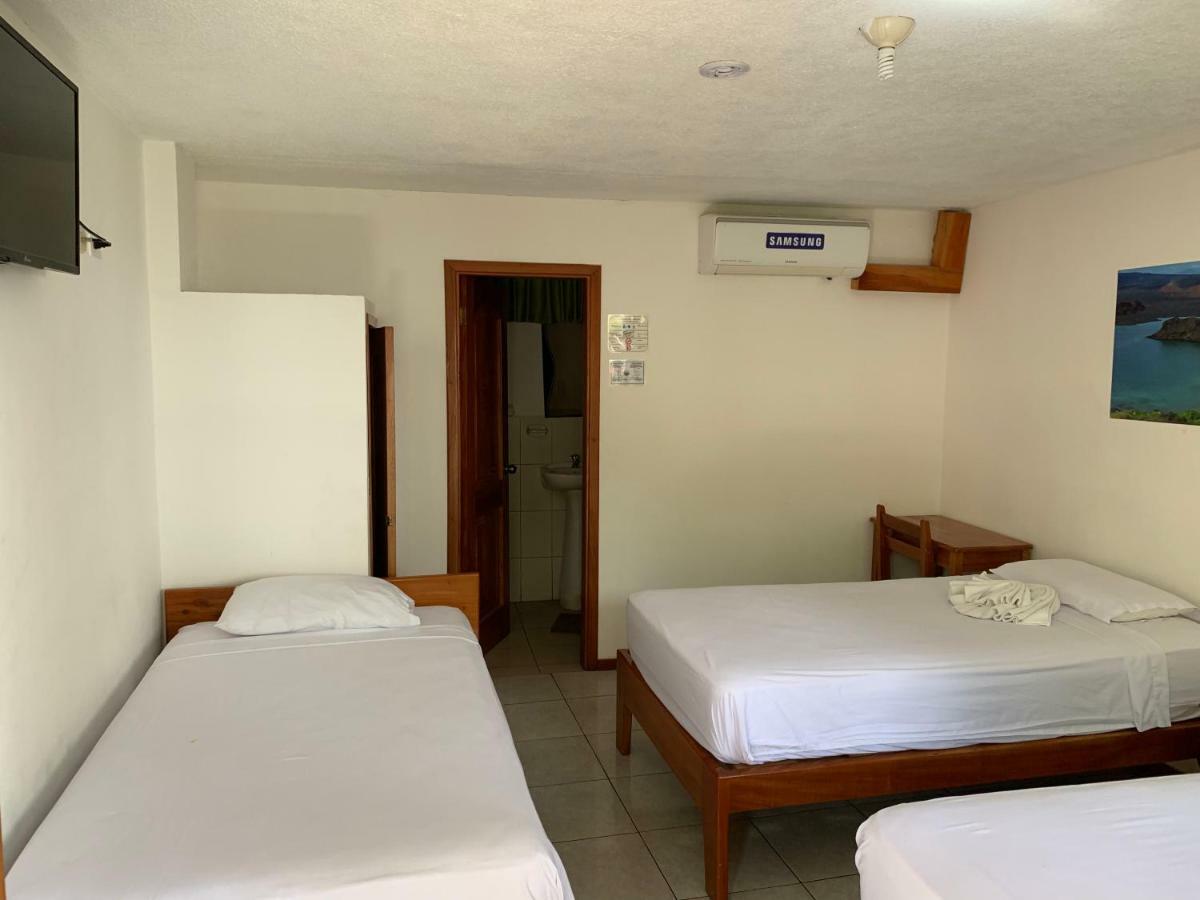 Hostal White House Galapagos Puerto Ayora  Bagian luar foto